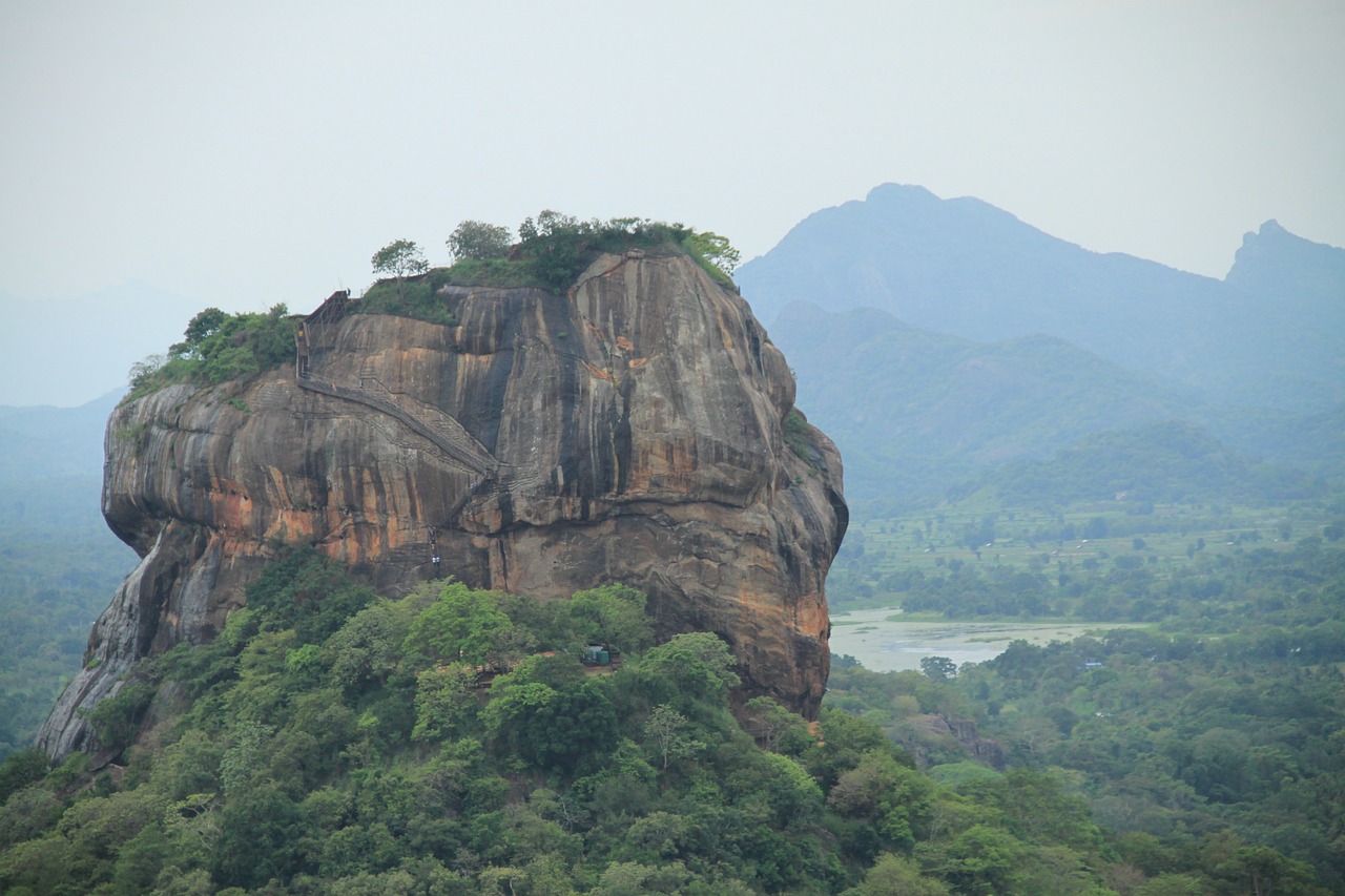 sigiriya-3785425_1280 sigiriya-3785425_1280